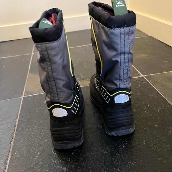 Kamik snow boots size 2 with box - Picture 3 of 5